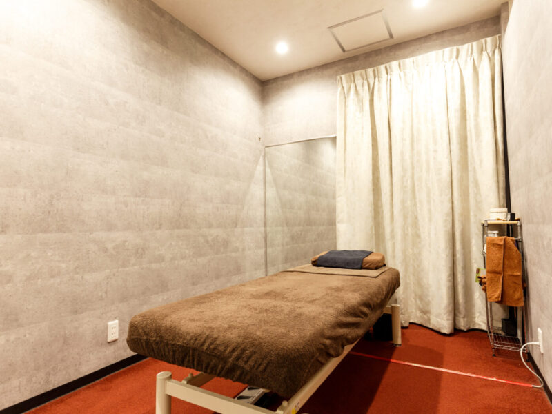 骨を鳴らさない骨格/骨盤矯正